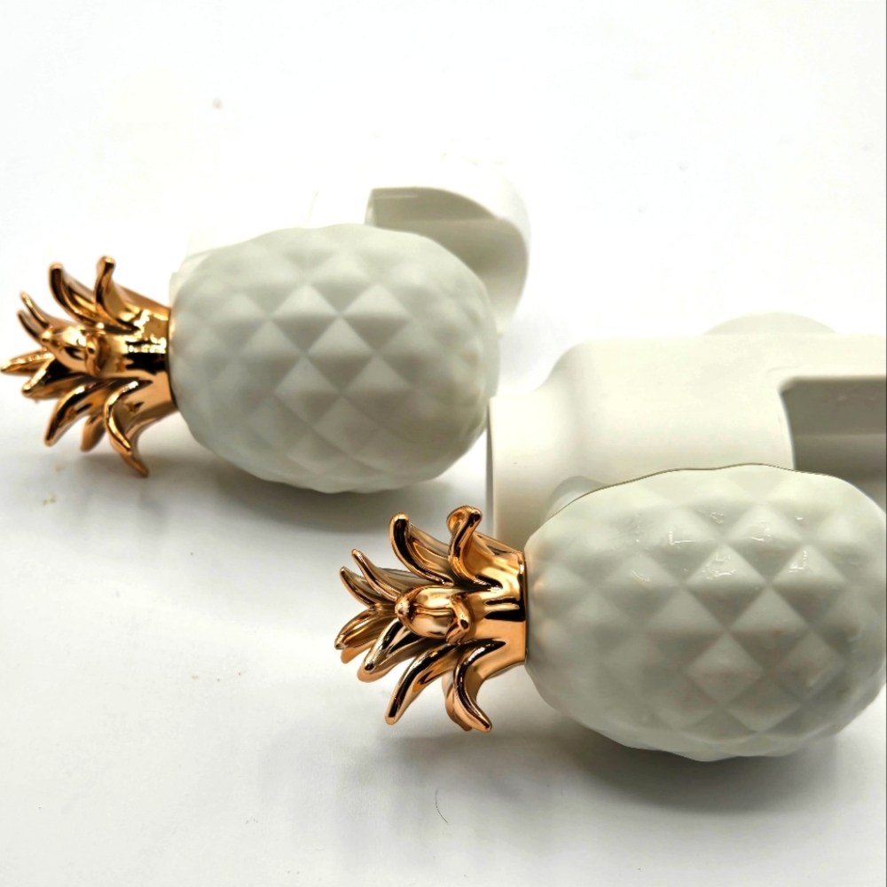 YANKEE CANDLE Wall Scent Plug Two Pineapples Gold & Cream Color - Picture 2 of 5